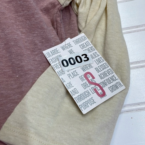 LulaRoe Microstriped Randy Top-#0003 - Picture 6 of 12